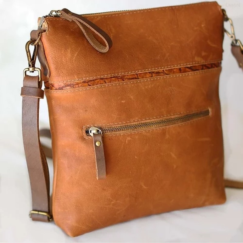 Somerset. Double sided leather crossbody bag