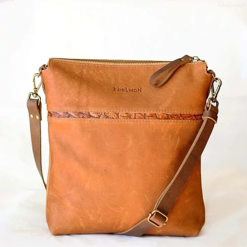 Somerset. Double sided leather crossbody bag