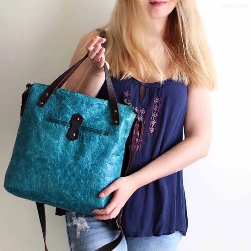 Austin. Turquoise leather crossbody tote