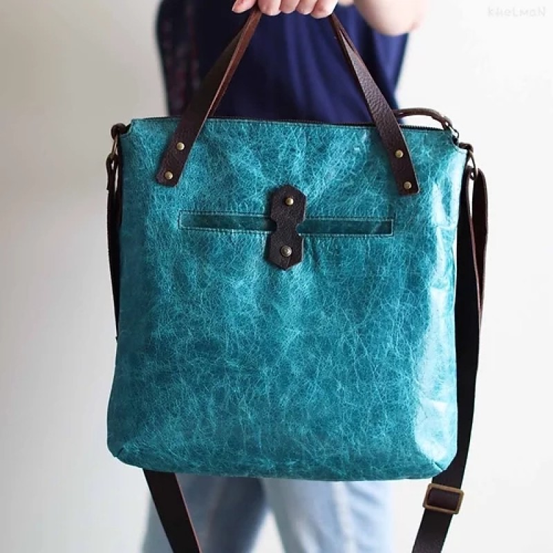 Austin. Turquoise leather crossbody tote