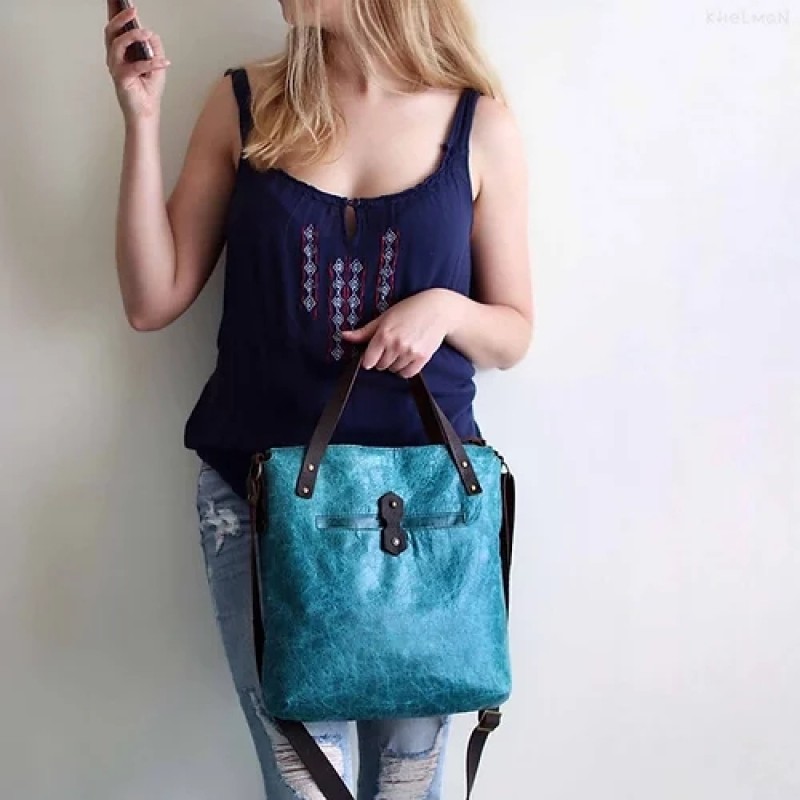 Austin. Turquoise leather crossbody tote