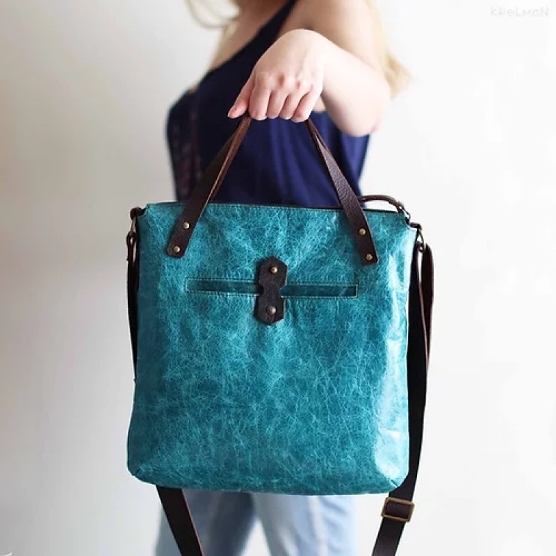 Austin. Turquoise leather crossbody tote