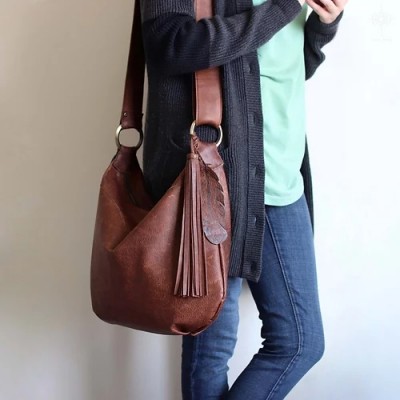 Demilune. Crossbody hobo bag