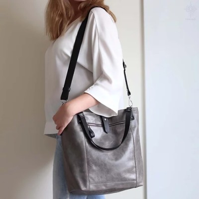 Niten. All catch leather tote bag