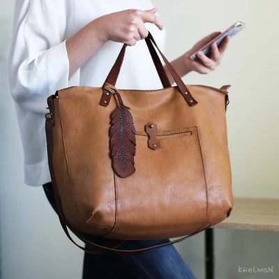 Tiberis Feather & Tassel. Crossbody tan leather tote